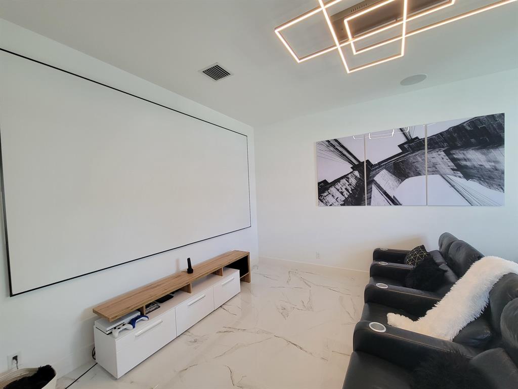 ROYAL PALM POLO PLAT - Residential