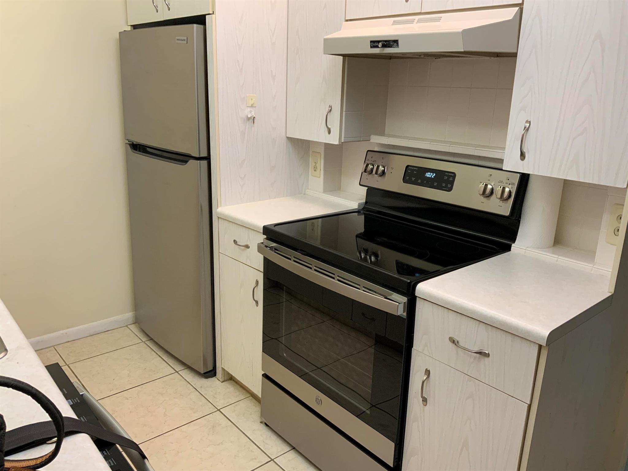 CORNWALL AT CENTURY VILLA - Residential Lease