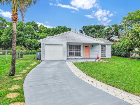 Tiny photo for 5048 Silver Maple Lane, Boynton Beach, FL 33472 (MLS # B26021742)