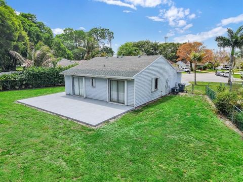 Tiny photo for 5048 Silver Maple Lane, Boynton Beach, FL 33472 (MLS # B26021742)