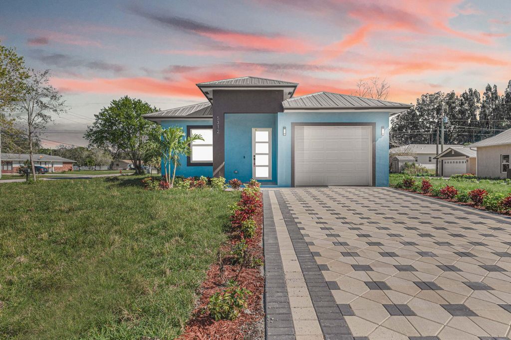 Photo of 5312 Deleon Avenue, Fort Pierce, FL 34951 (MLS # R10957091)