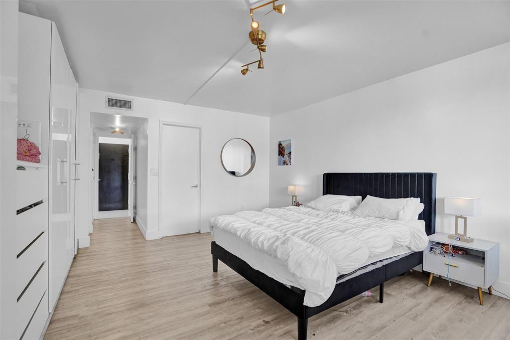 ADMIRALS PORT CONDO - Residential