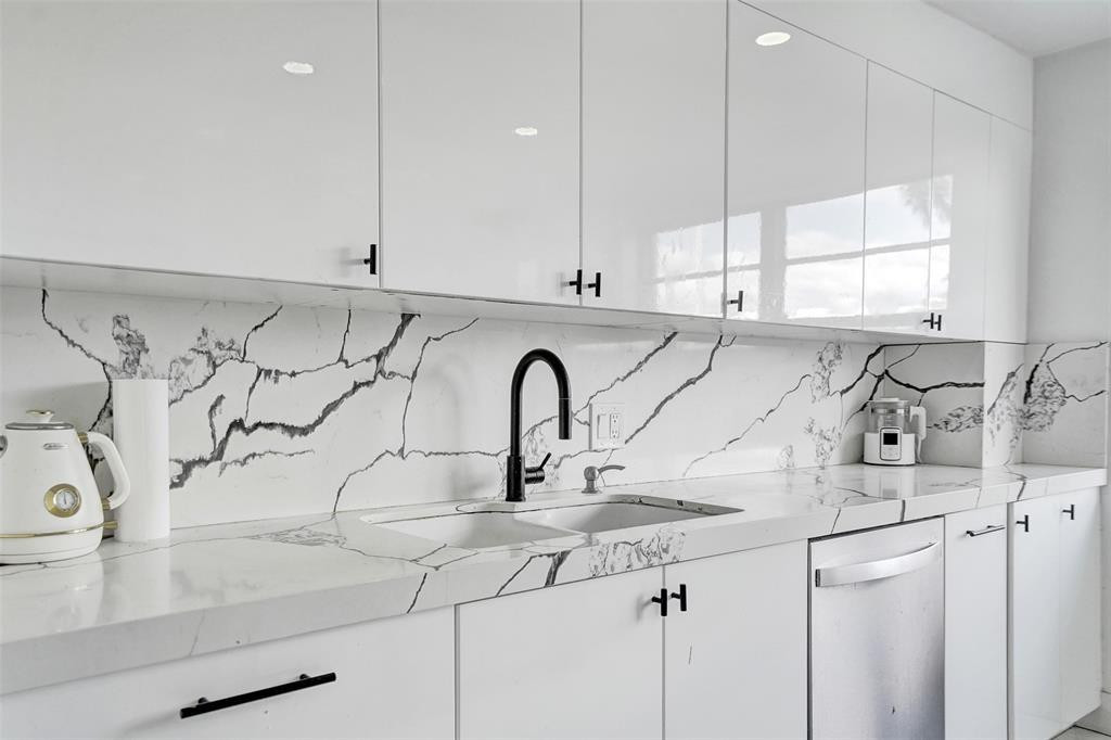 ADMIRALS PORT CONDO - Residential