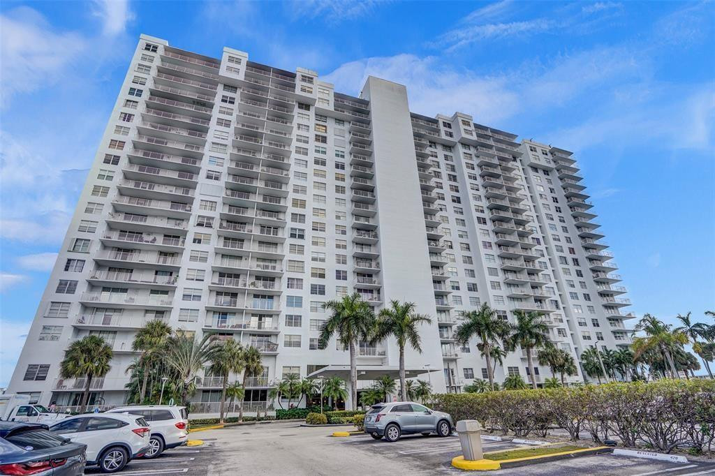 ADMIRALS PORT CONDO - Residential