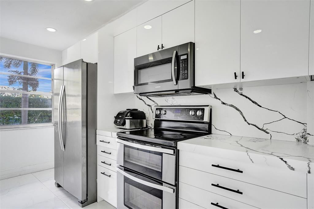 ADMIRALS PORT CONDO - Residential