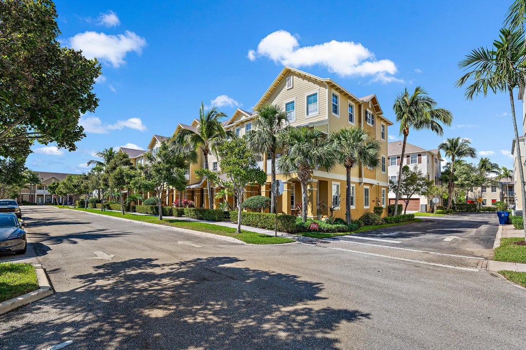 Photo of 107 W Pigeon Plum Drive #108, Jupiter, FL 33458 (MLS # R11066365)