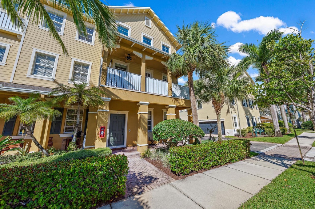 Photo of 107 W Pigeon Plum Drive #108, Jupiter, FL 33458 (MLS # R11066365)