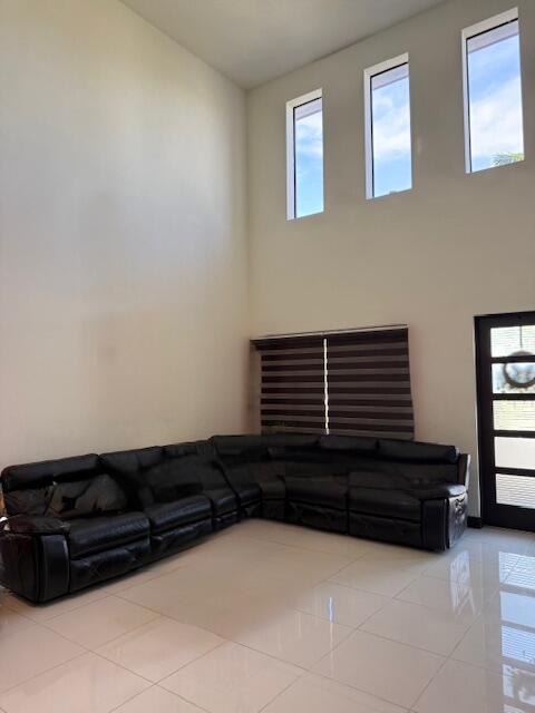 DUNNWOODY LAKE - Residential