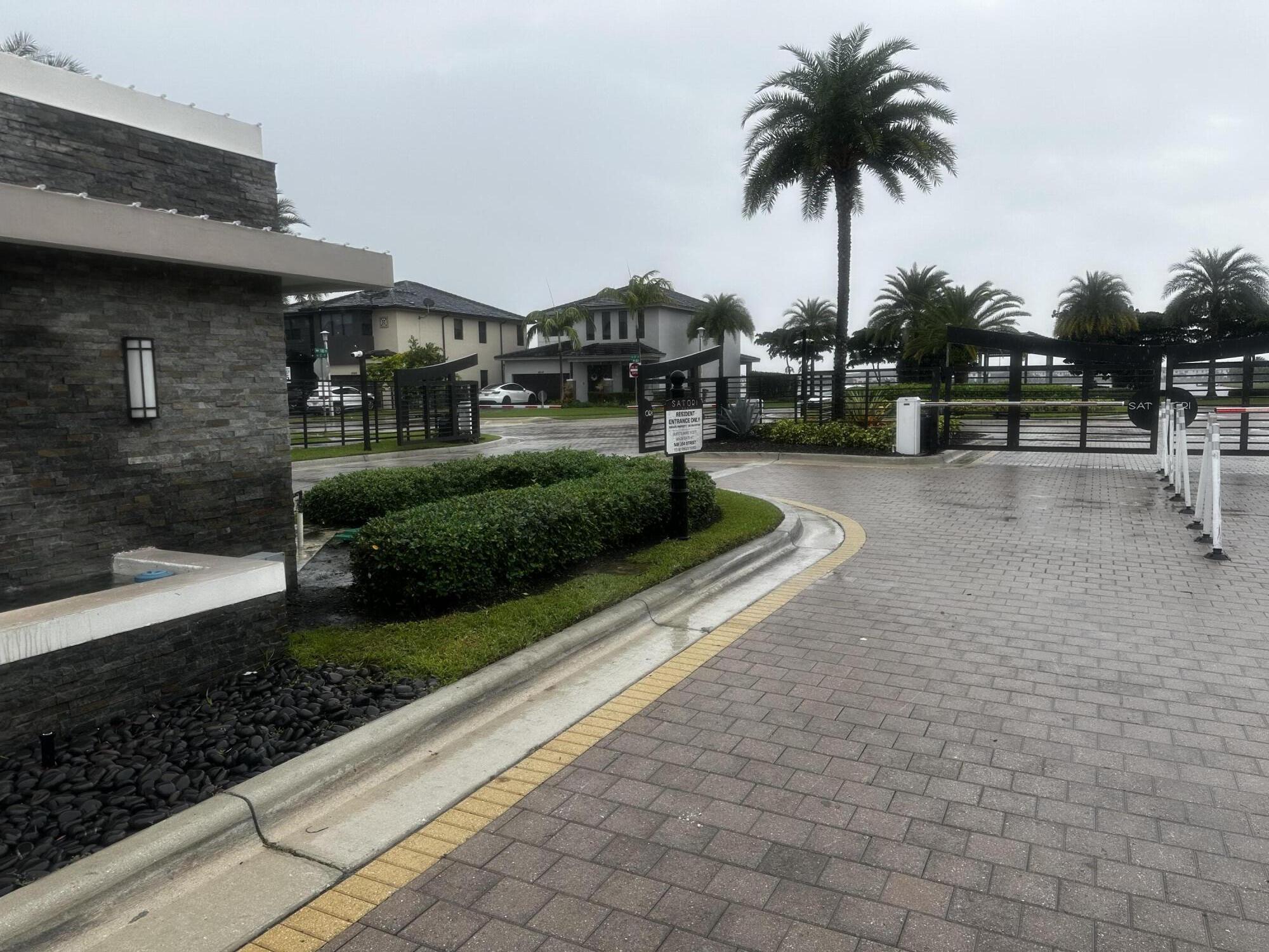 DUNNWOODY LAKE - Residential