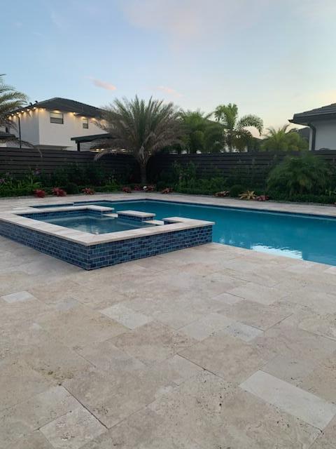 DUNNWOODY LAKE - Residential