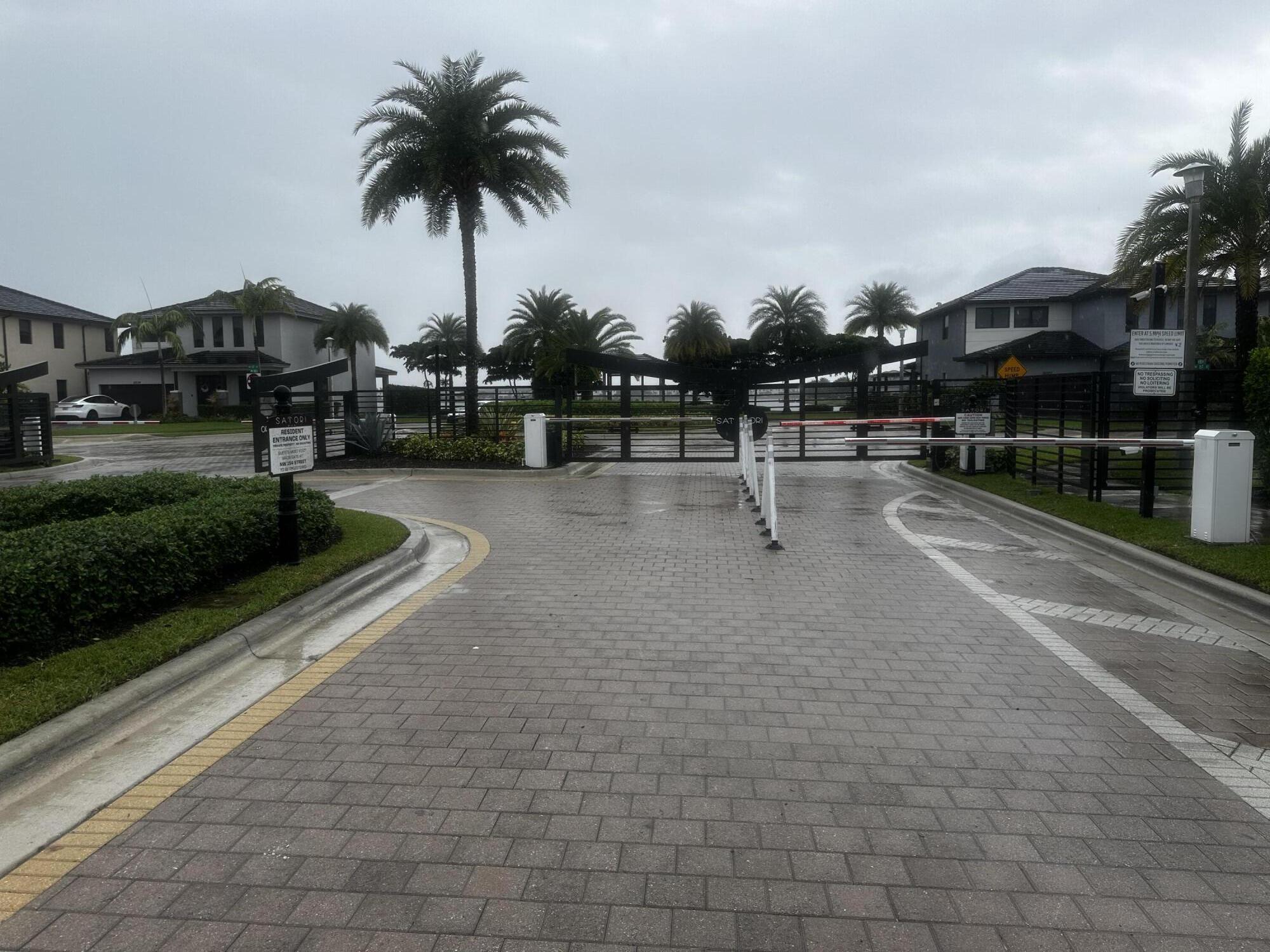 DUNNWOODY LAKE - Residential