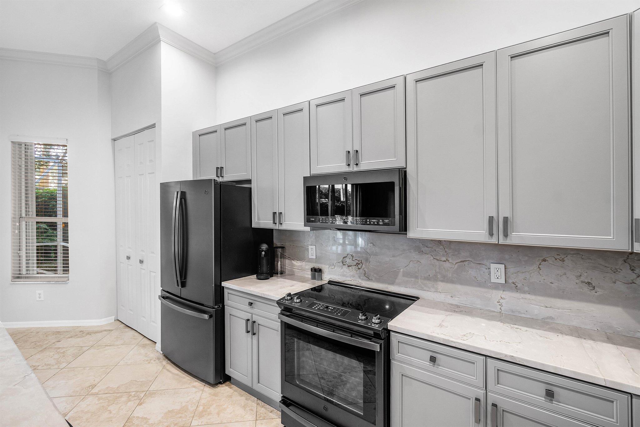 AVALON ESTATES - Residential