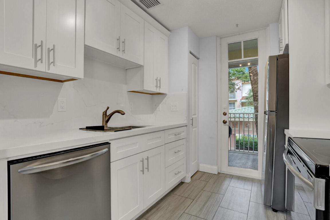 VILLAGE AT ABACOA CONDO - Residential