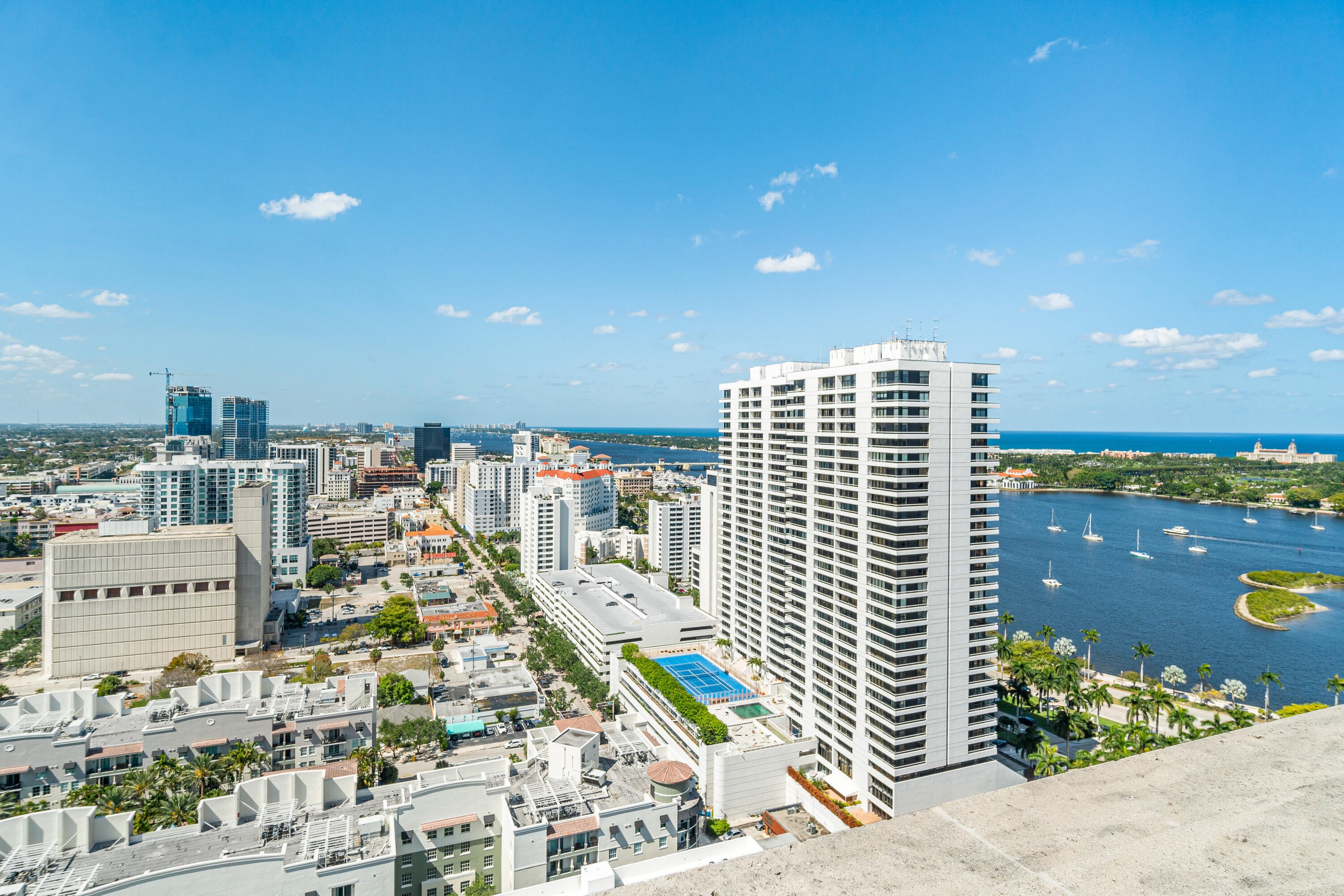 701 S Olive Avenue 820