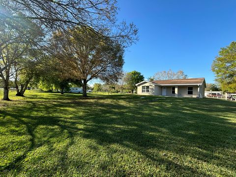 6305 NE 7th Street Okeechobee FL 34974