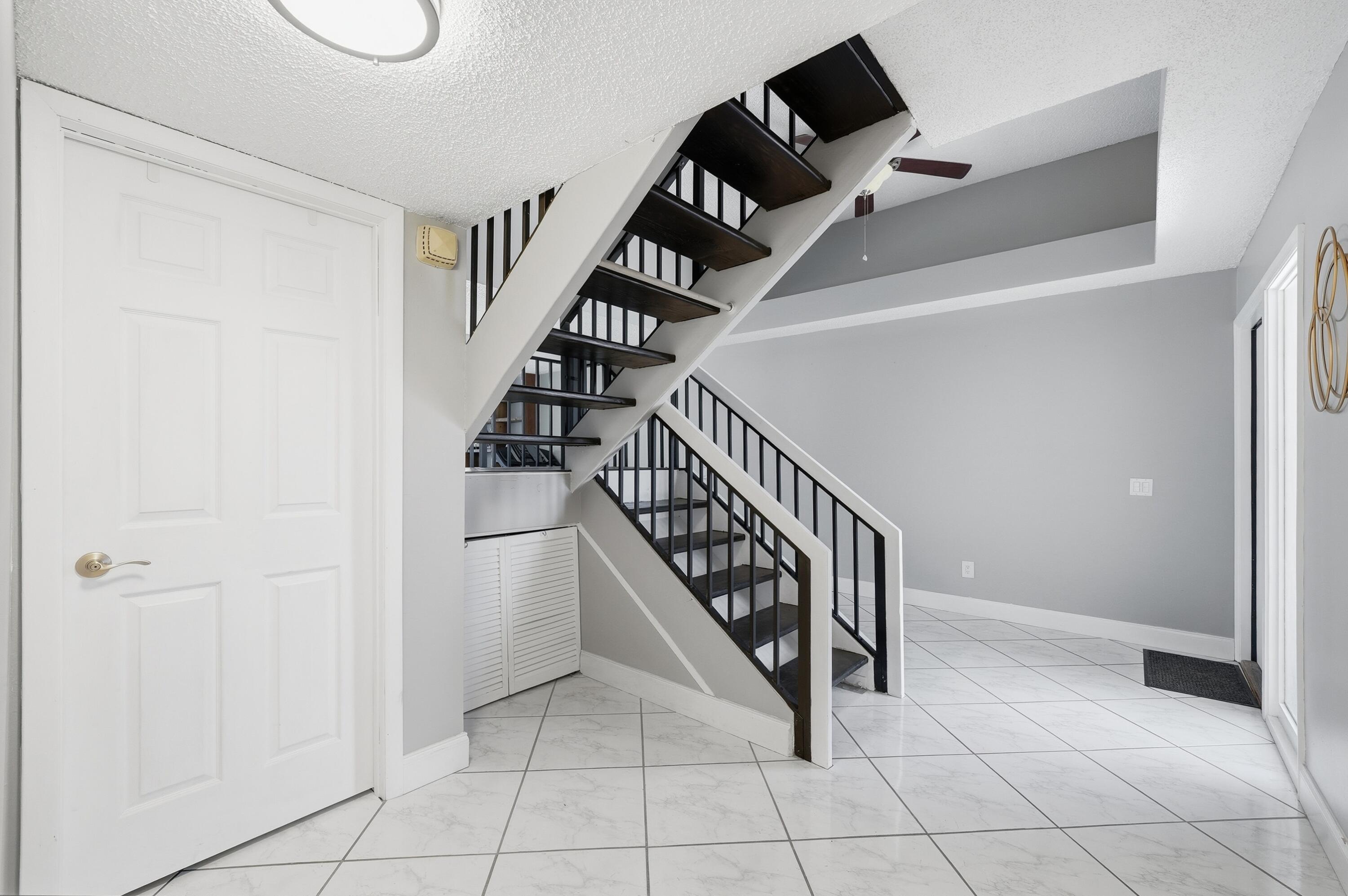 PEMBROKE LAKES SECTION SEVEN - Residential