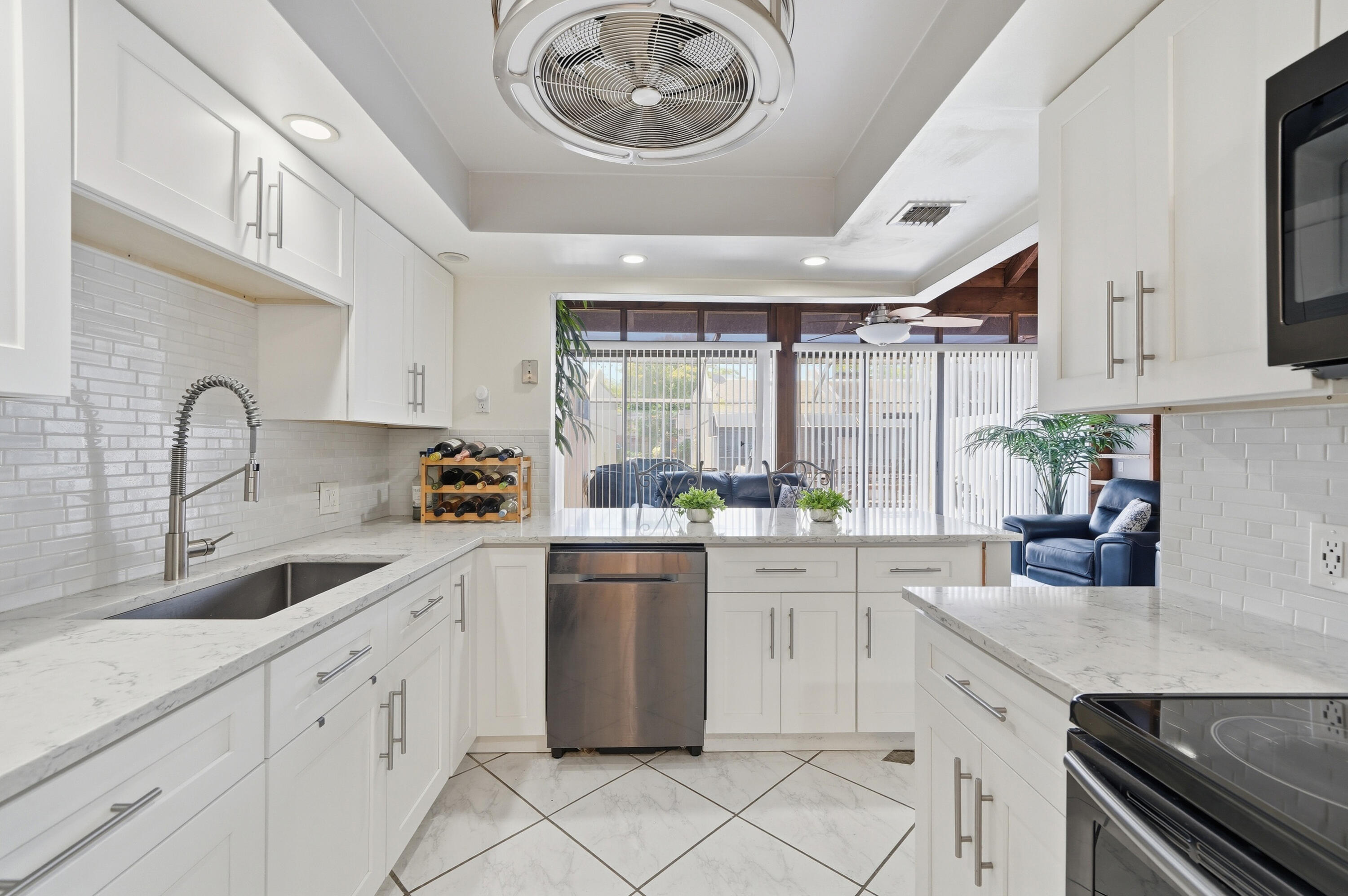 PEMBROKE LAKES SECTION SEVEN - Residential