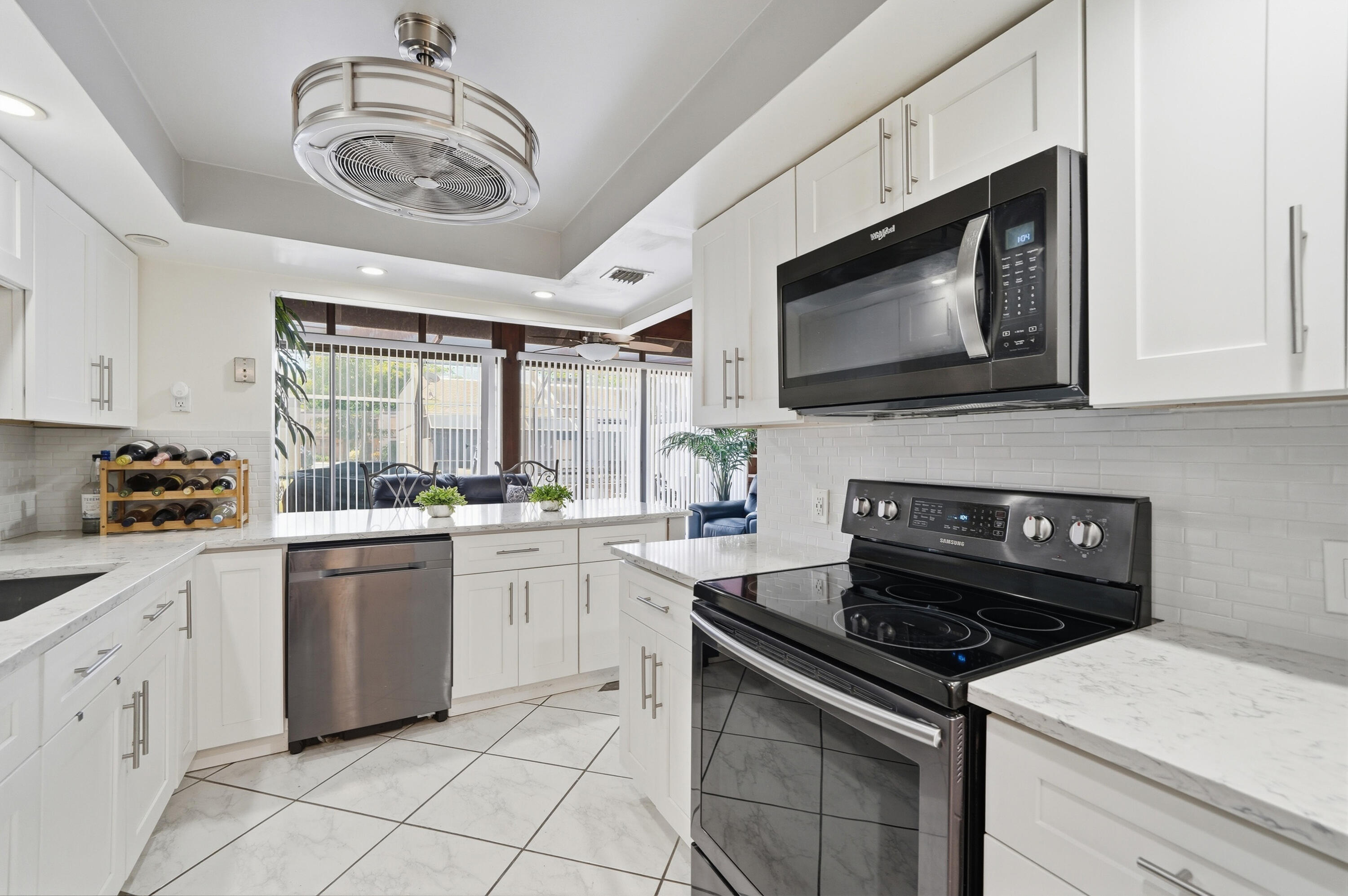PEMBROKE LAKES SECTION SEVEN - Residential