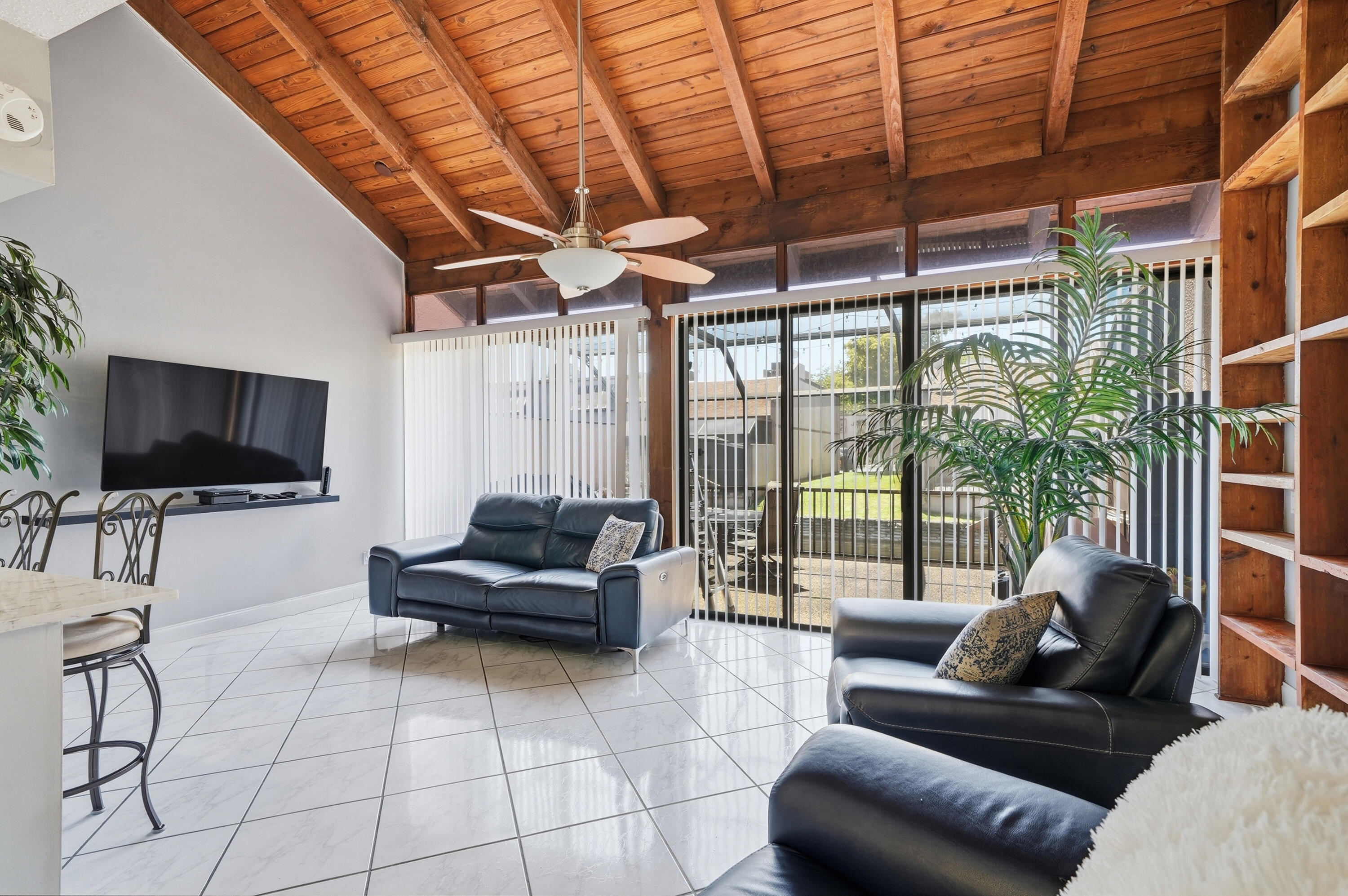 PEMBROKE LAKES SECTION SEVEN - Residential