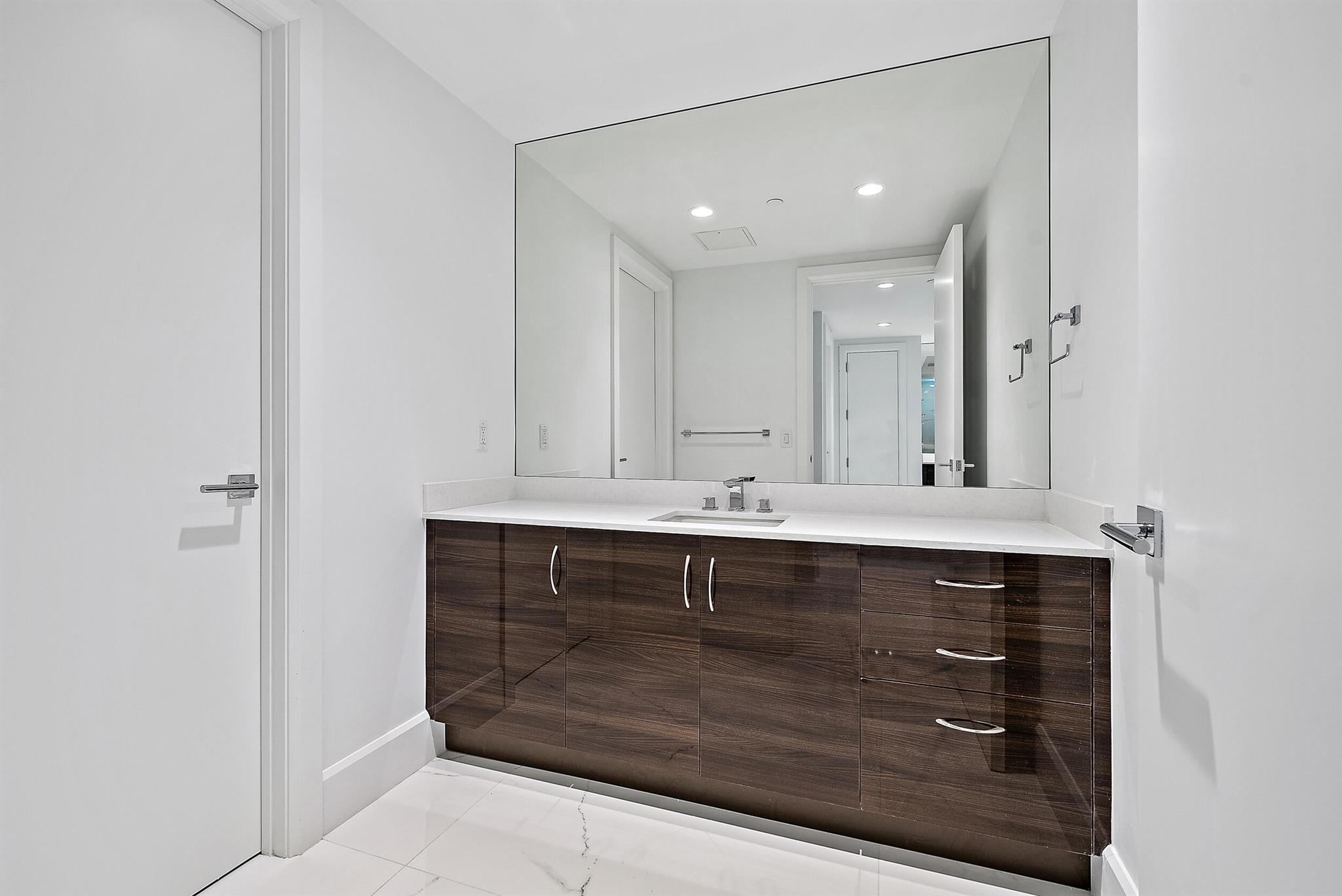 AZURE CONDO - Residential