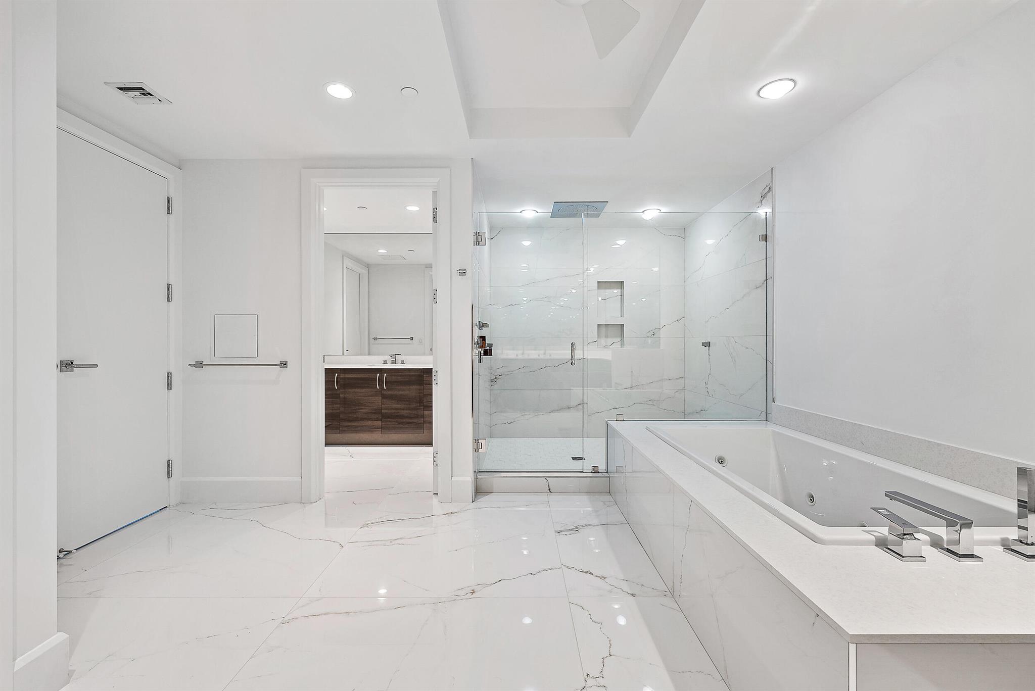 AZURE CONDO - Residential