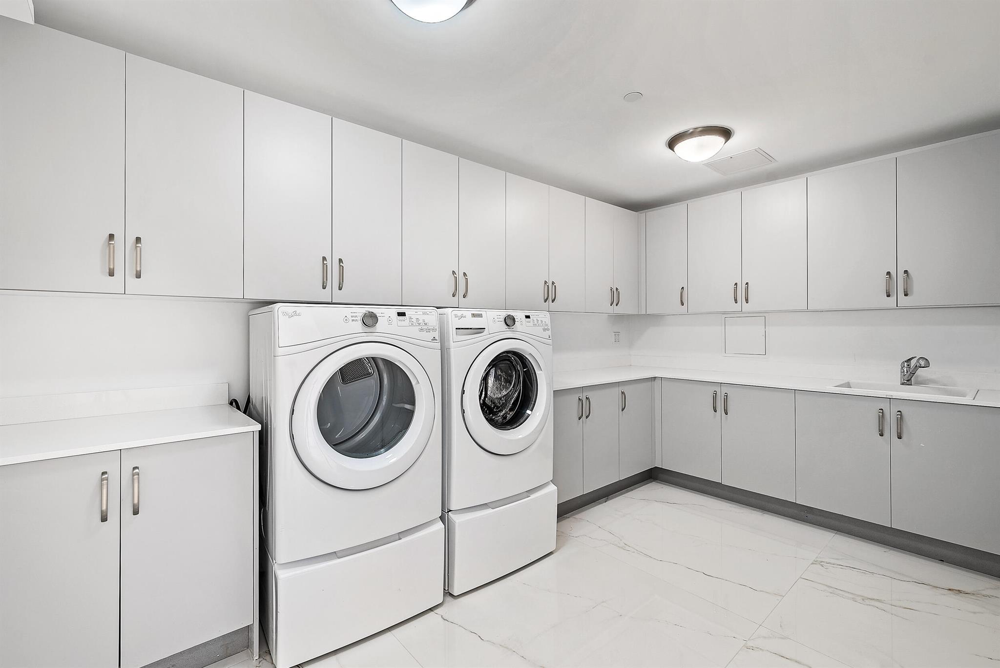 AZURE CONDO - Residential