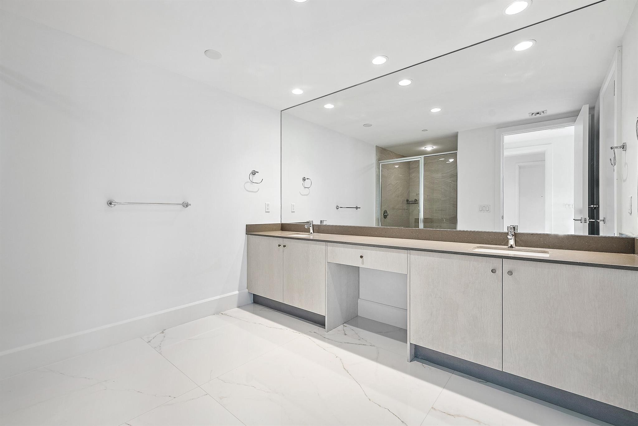 AZURE CONDO - Residential