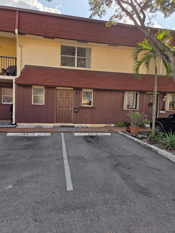 BRENTWOOD WEST TOWNHOUSES - Residential Lease