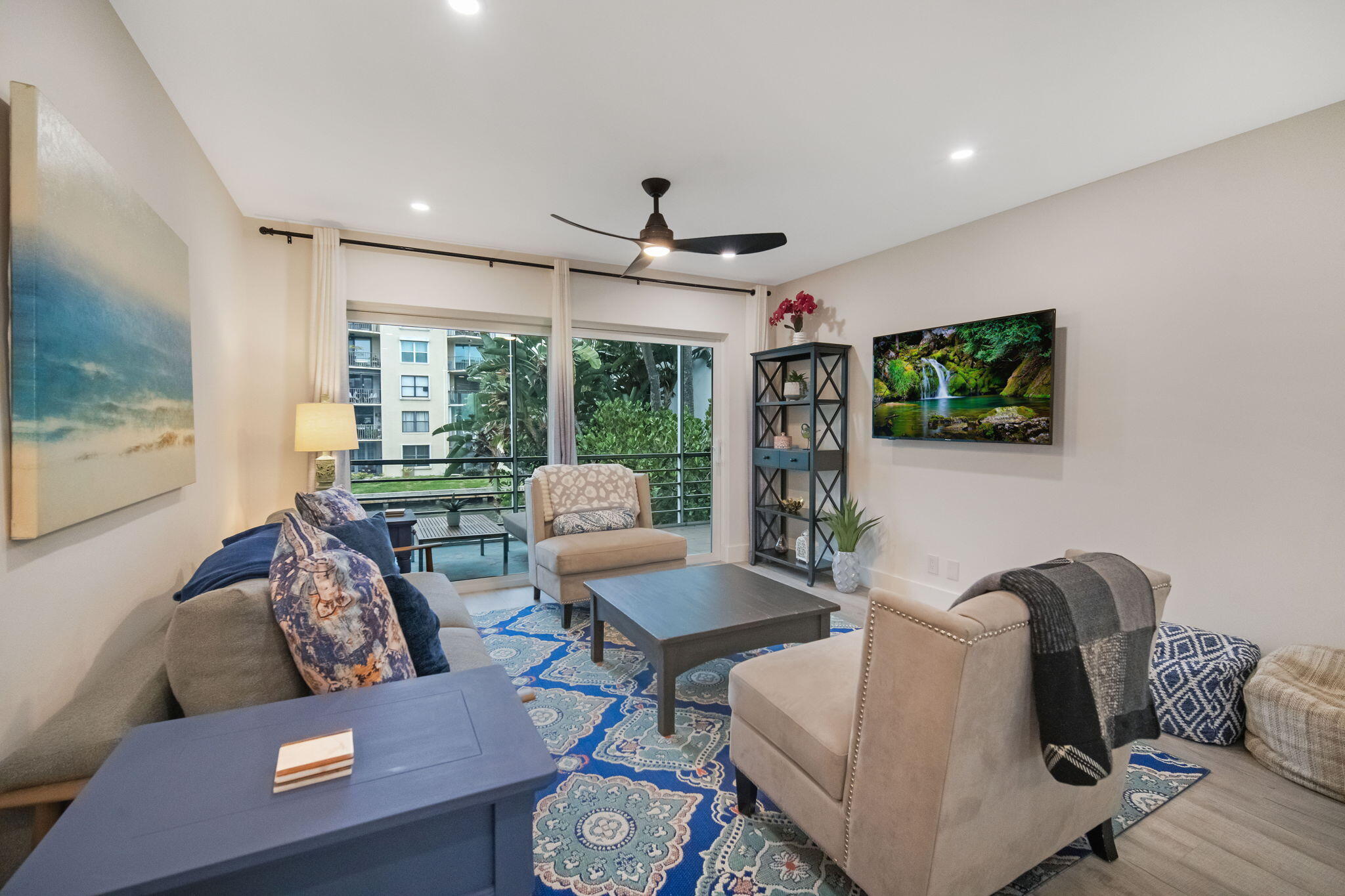 WATERWAY CLUB - Residential