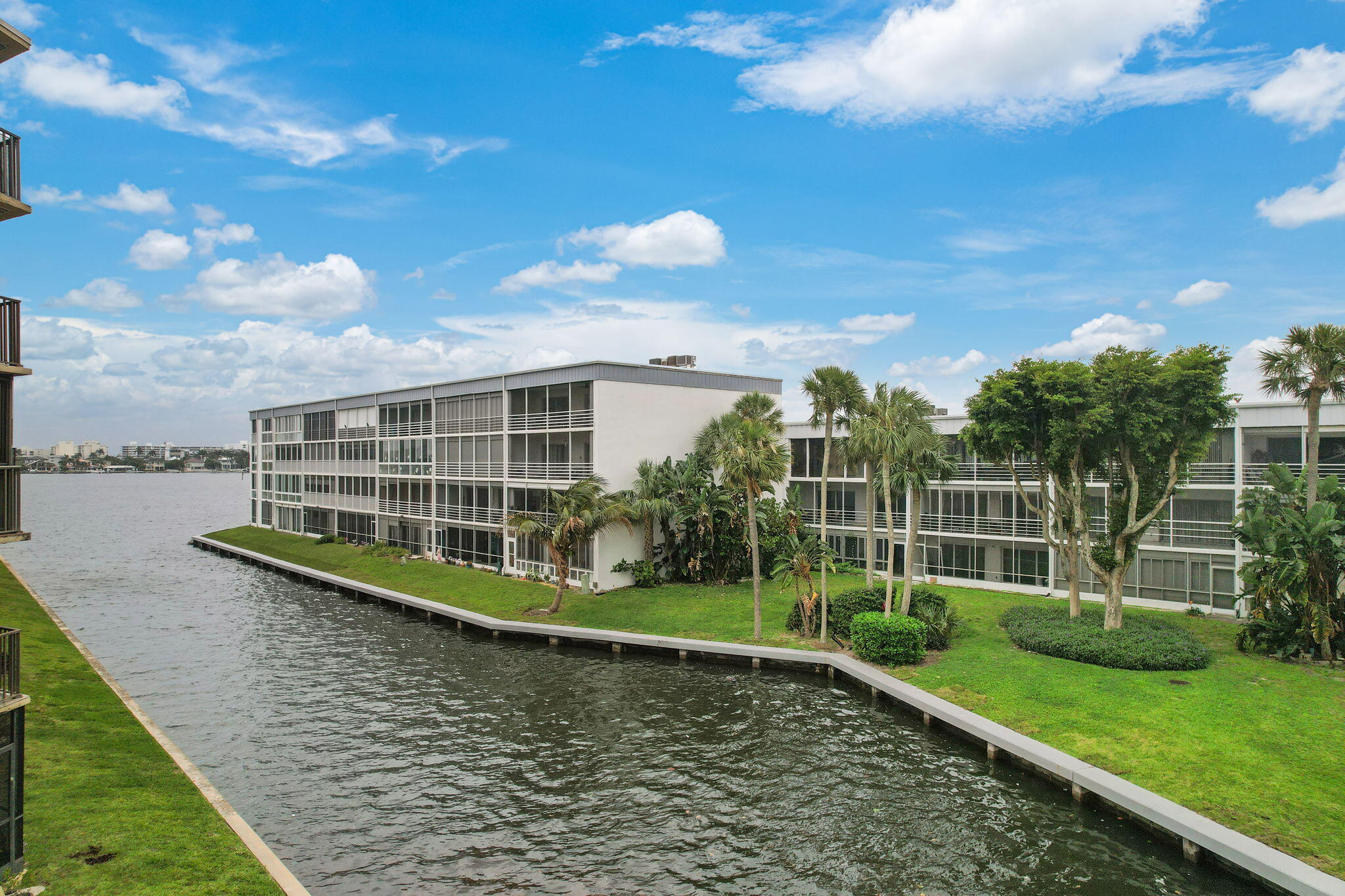 WATERWAY CLUB - Residential