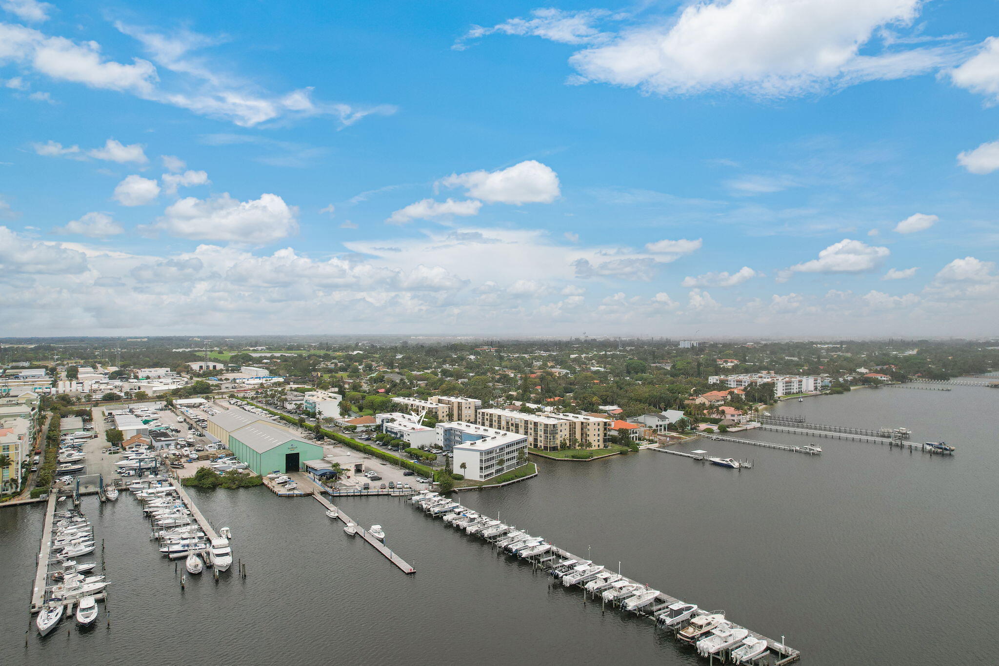 WATERWAY CLUB - Residential