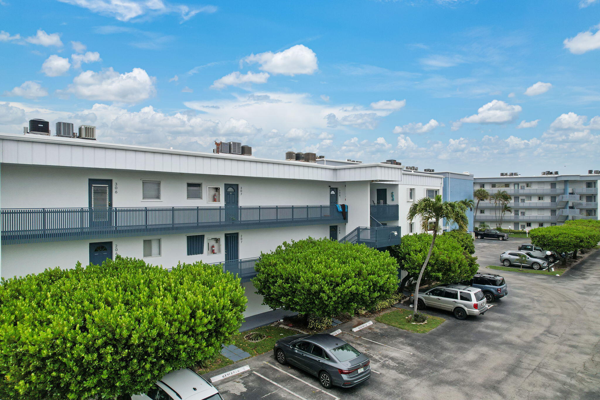 WATERWAY CLUB - Residential