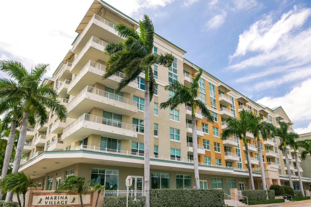 Photo of 100 NE 6th Street #407, Boynton Beach, FL 33435 (MLS # B26025300)