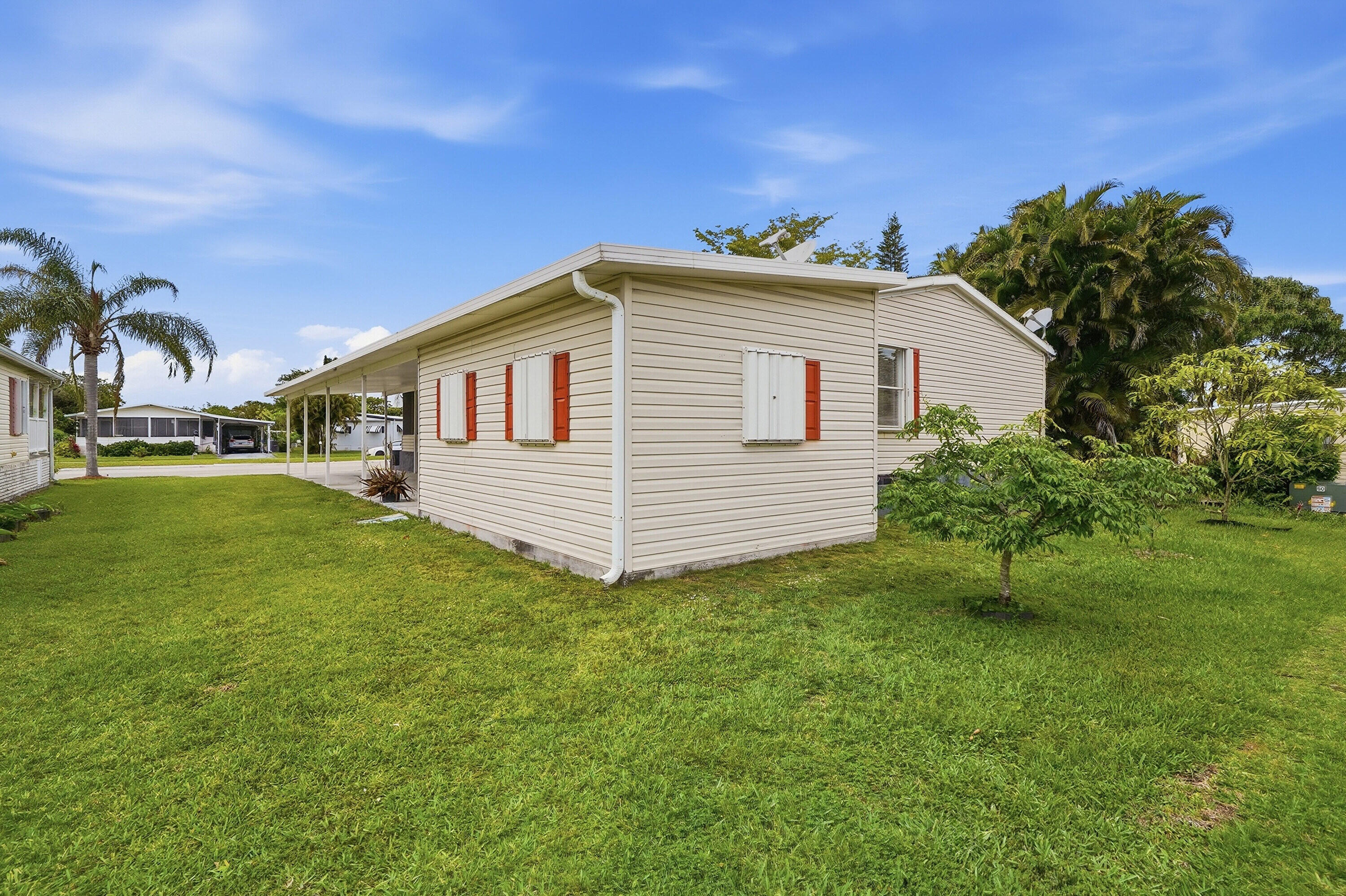 SANDALFOOT COVE SEC 1 - Residential