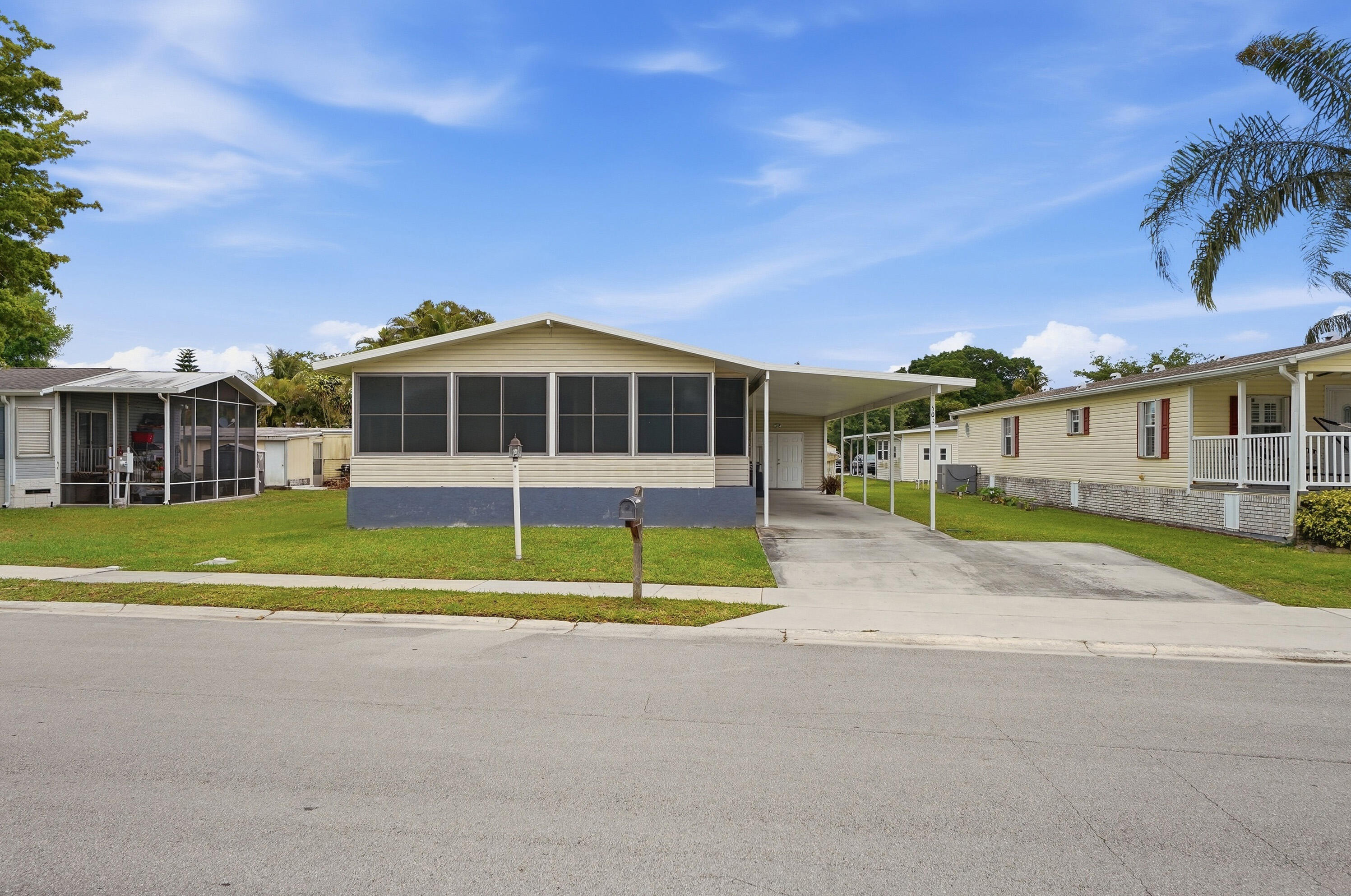 SANDALFOOT COVE SEC 1 - Residential