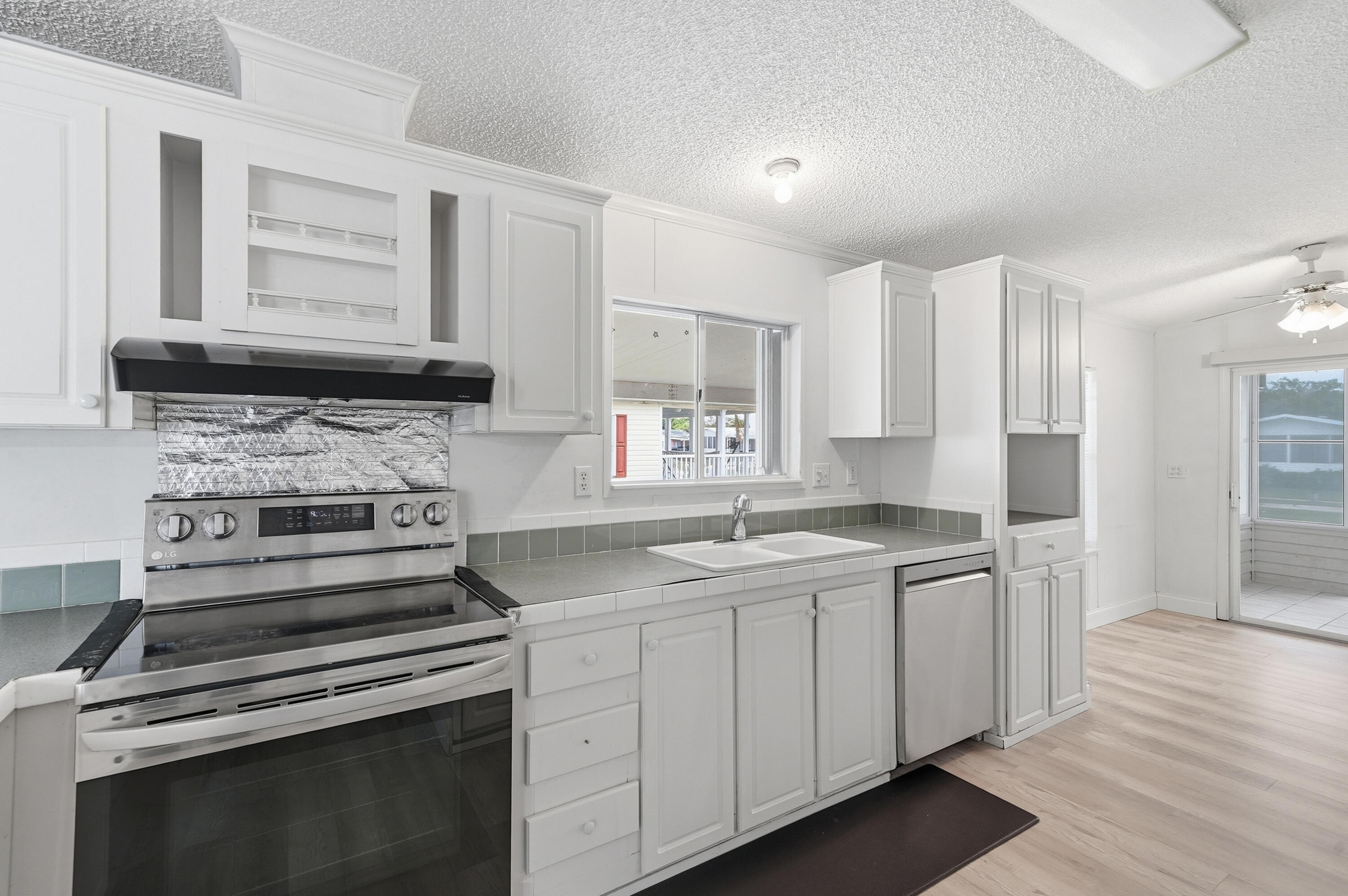 SANDALFOOT COVE SEC 1 - Residential