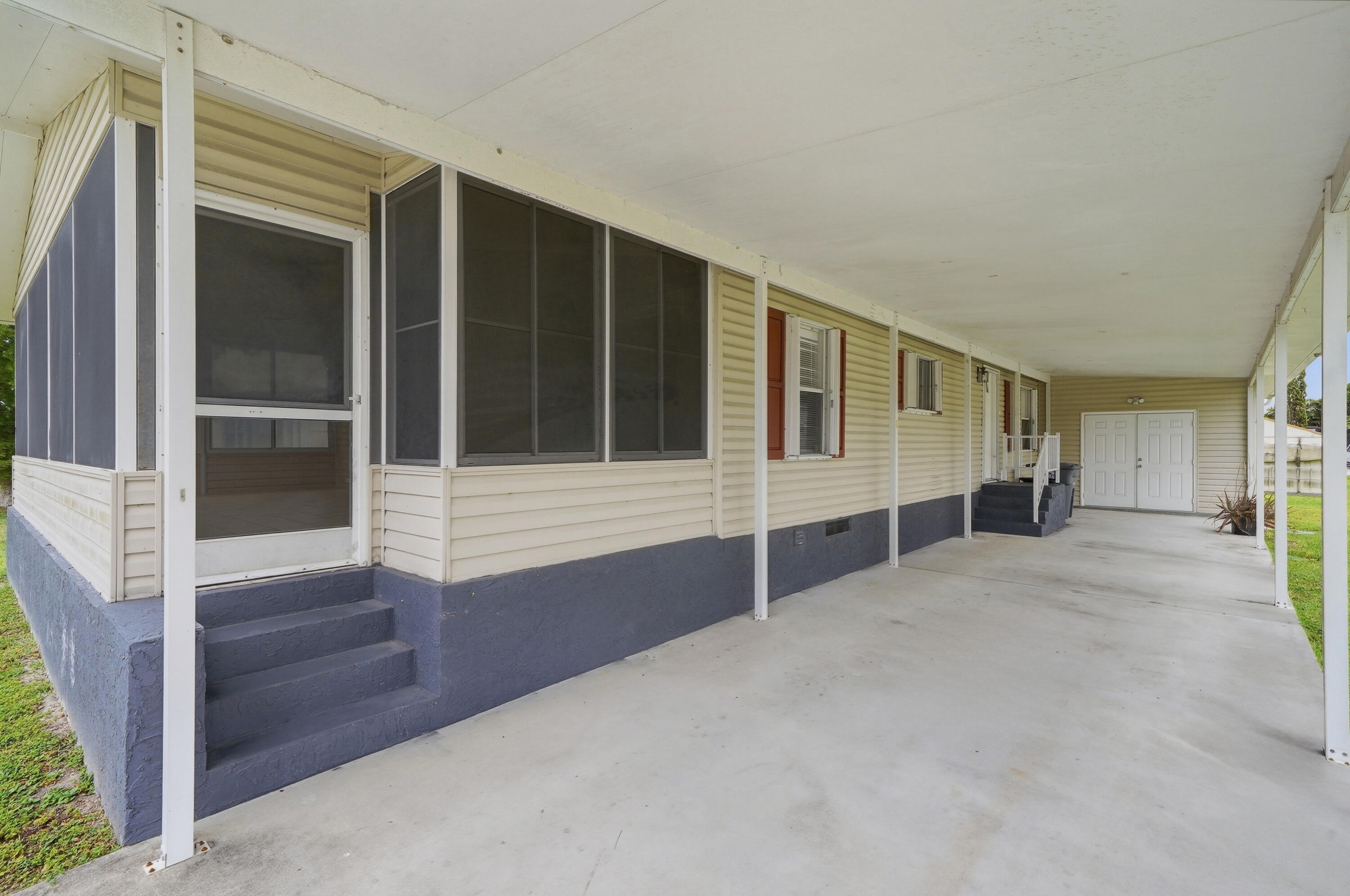 SANDALFOOT COVE SEC 1 - Residential