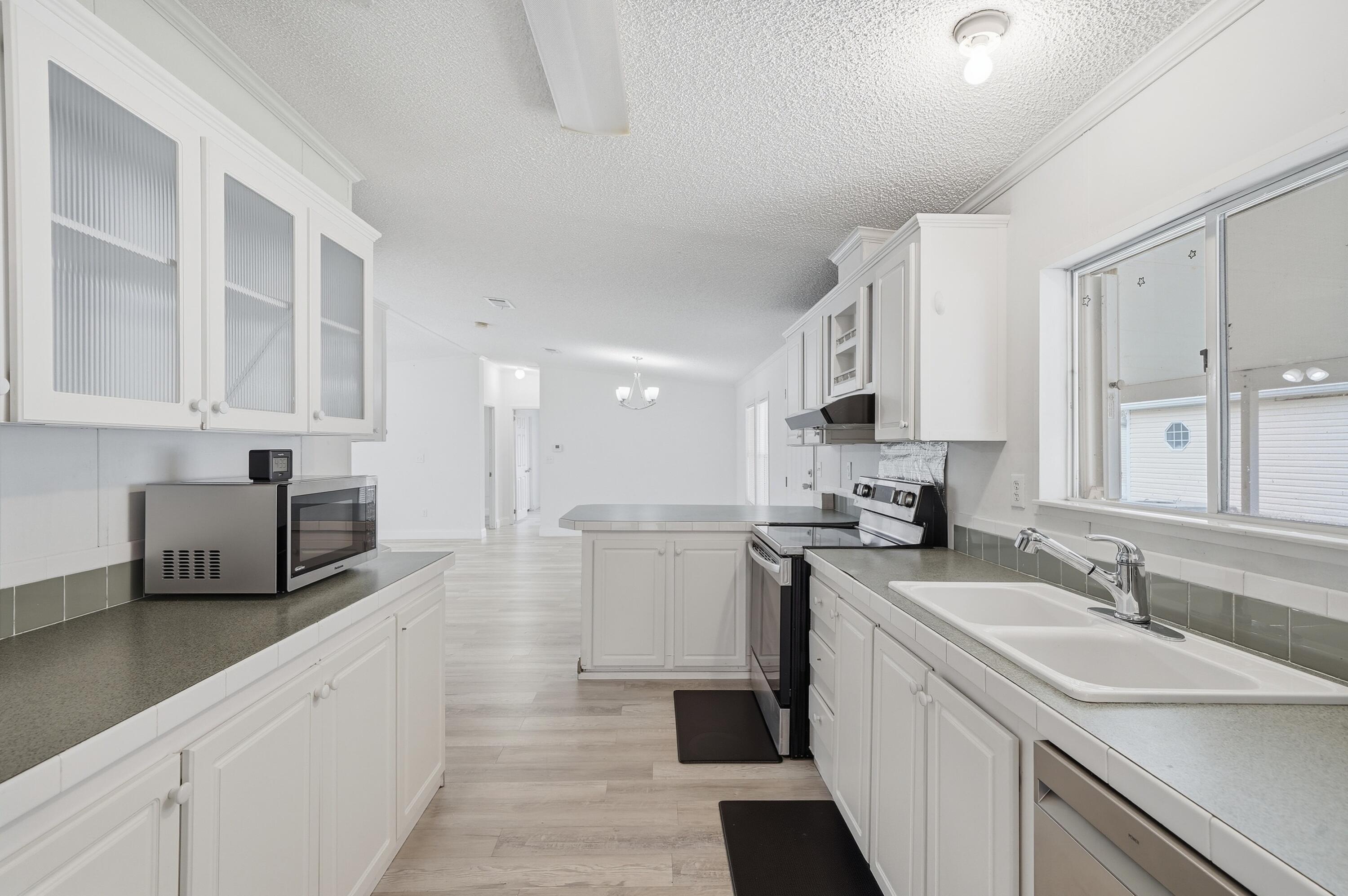 SANDALFOOT COVE SEC 1 - Residential