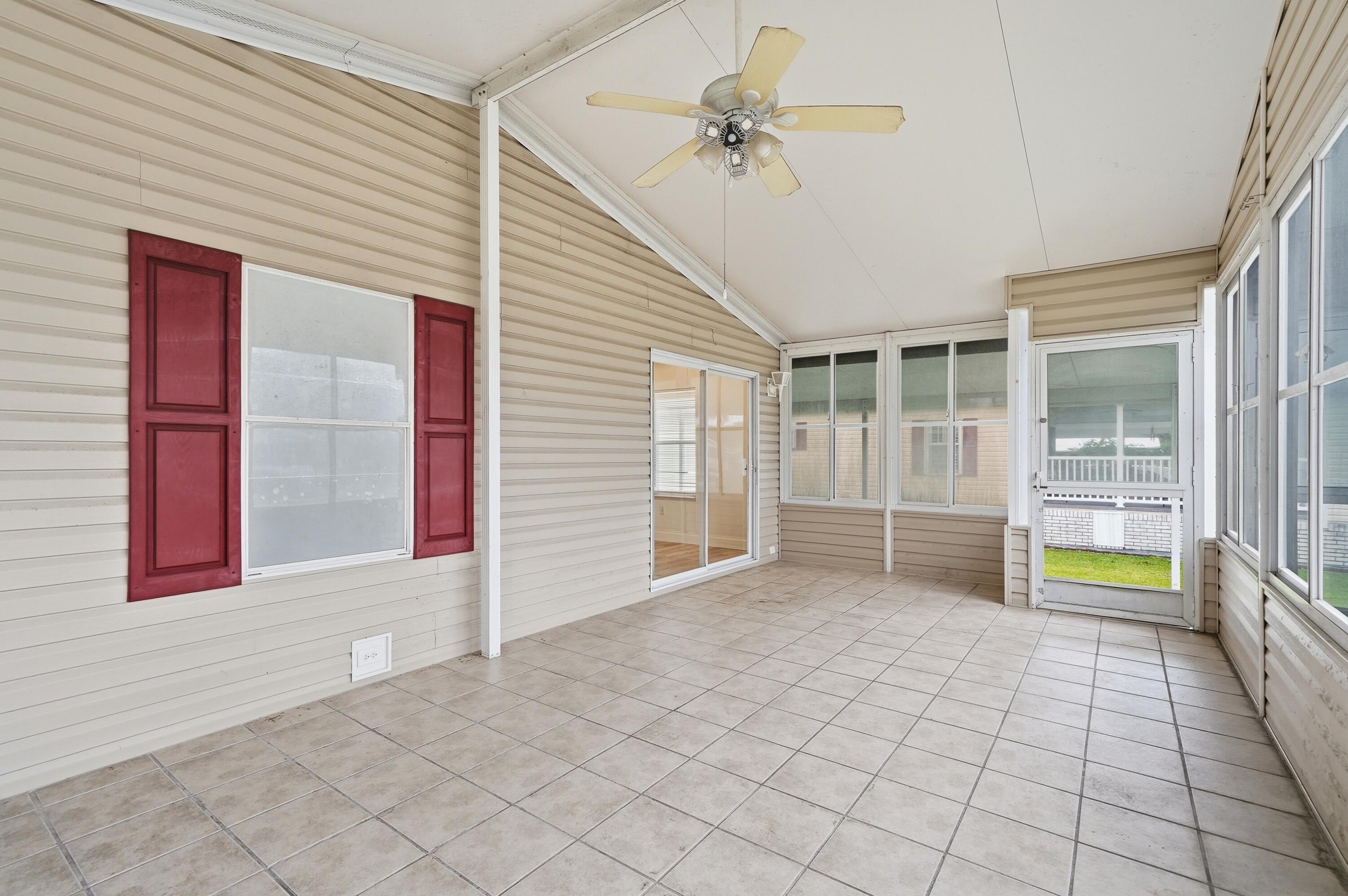 SANDALFOOT COVE SEC 1 - Residential