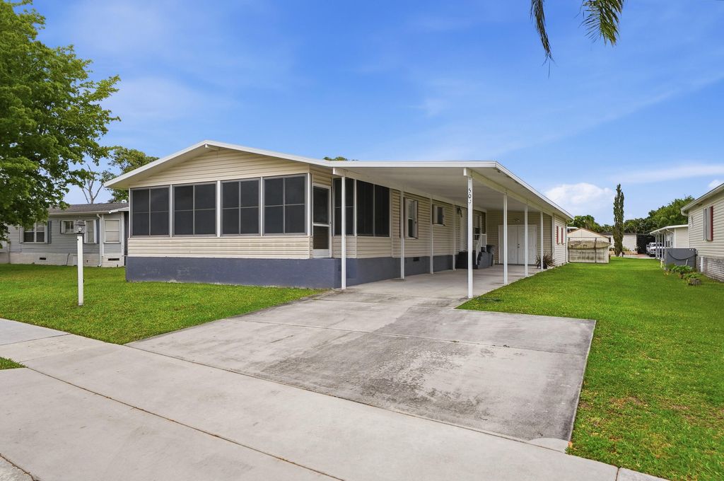 Photo of 1500 SW 65th Avenue, Boca Raton, FL 33428 (MLS # B26024451)