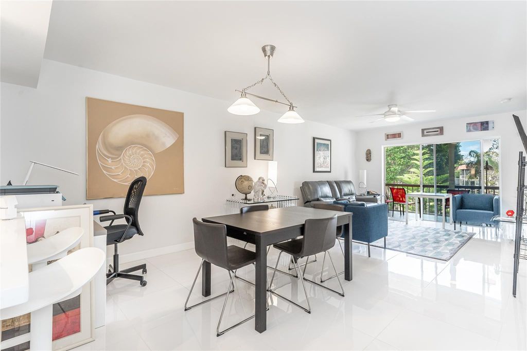 Photo of 811 S Hollybrook Drive #301, Pembroke Pines, FL 33025 (MLS # F10482832)