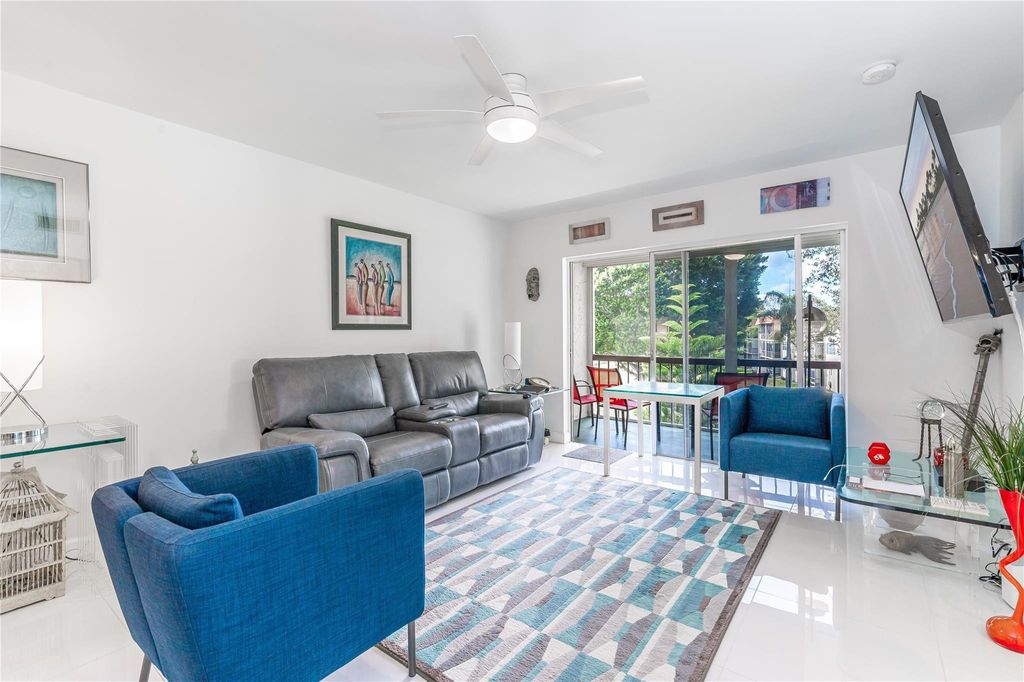 Photo of 811 S Hollybrook Drive #301, Pembroke Pines, FL 33025 (MLS # F10482832)