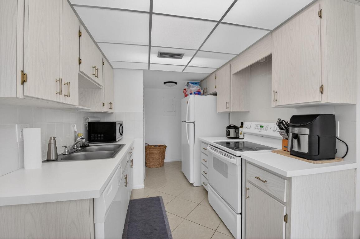 PORTA BELLA EAST AND PORTA BELLA SOUTHWEST CONDO A - Residential