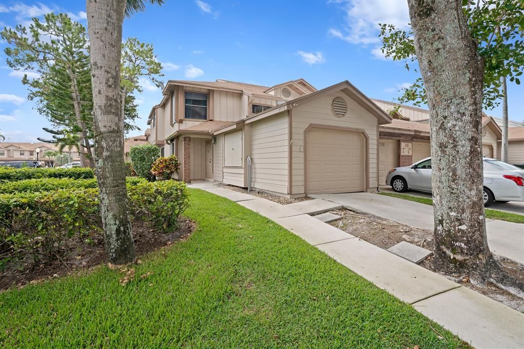 Photo of 200 Crosswinds Drive Dr #A2, Green Acres, FL 33413 (MLS # R10718370)