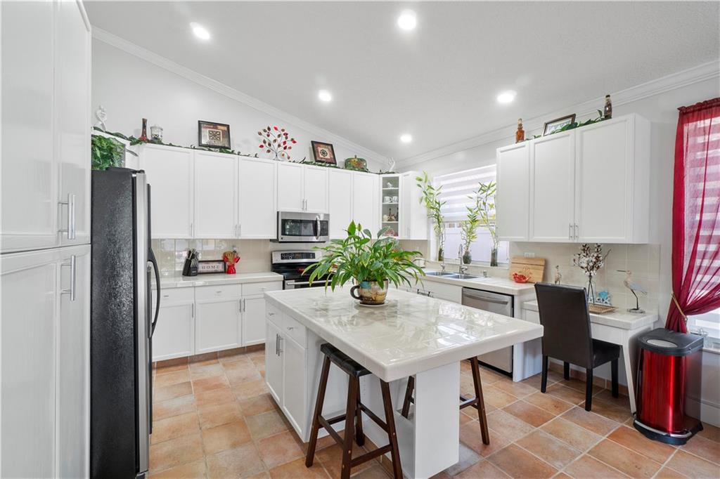 Sunset Lakes Two 166-24 B - Residential