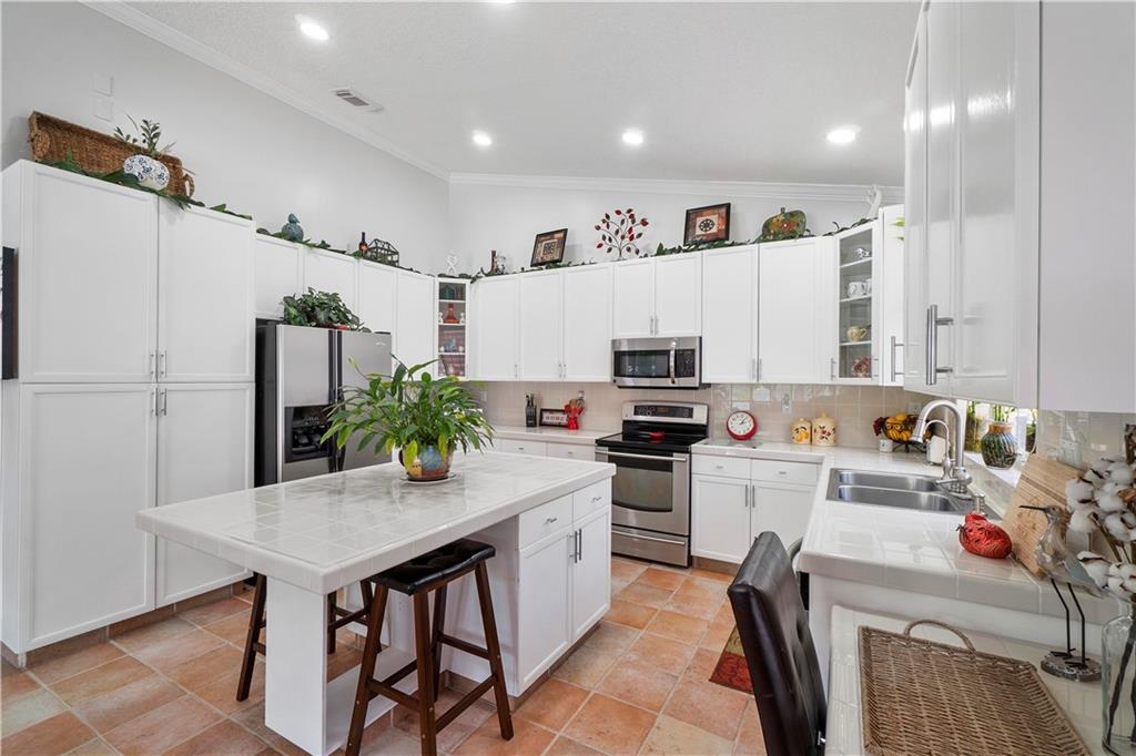 Sunset Lakes Two 166-24 B - Residential