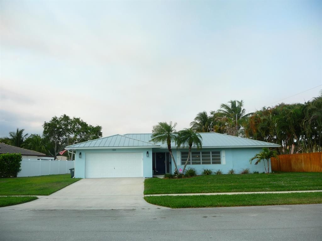 Photo of 1331 SW 12 Street, Boca Raton, FL 33486 (MLS # R10873103)