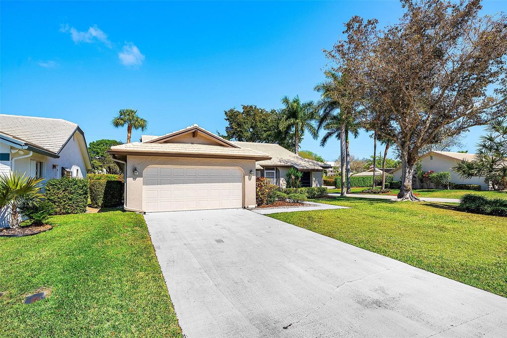 Photo of 6191 S Petaluma Drive, Boca Raton, FL 33433 (MLS # F10555518)