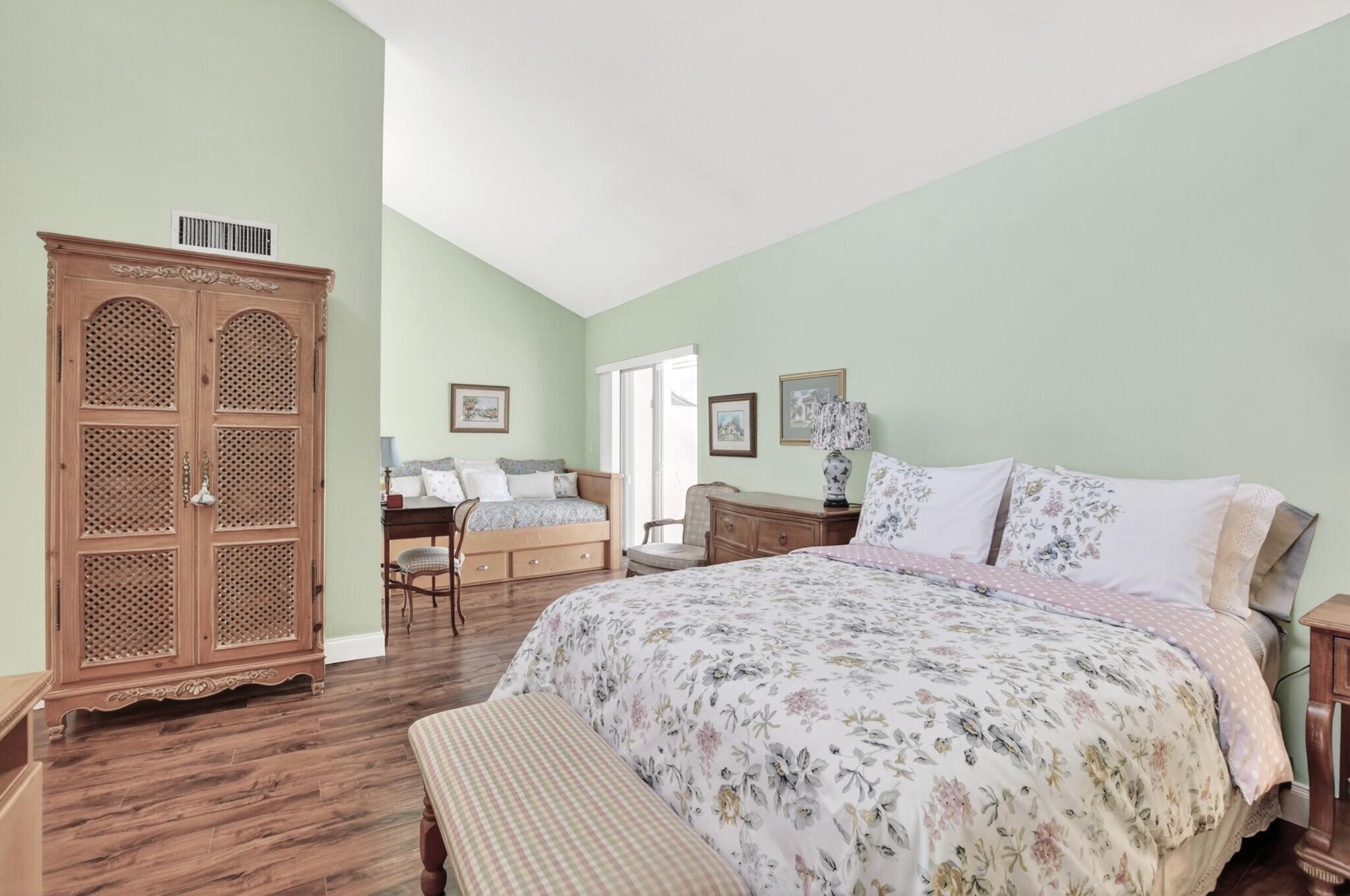 IRONWEDGE SEC II - Residential