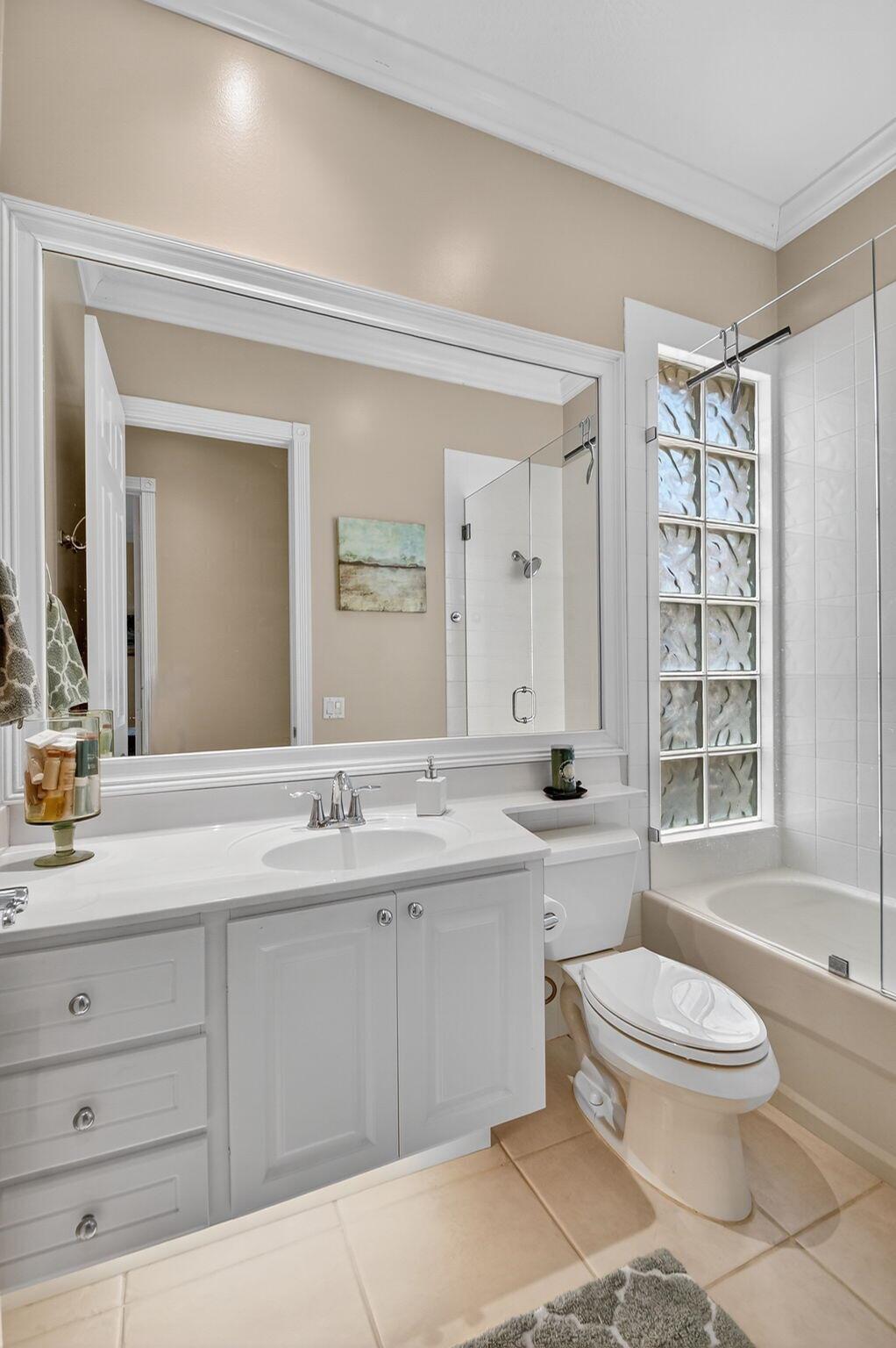 Wellington, Florida 33414, United States, 3 Bedrooms Bedrooms, ,3 BathroomsBathrooms,Residential,Pending,209613